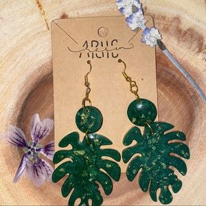 Montera resin jade earrings